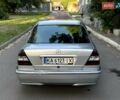 Серый Мерседес Ц-Класс, объемом двигателя 2 л и пробегом 320 тыс. км за 2500 $, фото 2 на Automoto.ua