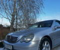 Серый Мерседес Ц-Класс, объемом двигателя 3.2 л и пробегом 269 тыс. км за 4999 $, фото 1 на Automoto.ua