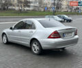 Сірий Мерседес Ц-Клас, об'ємом двигуна 2 л та пробігом 436 тис. км за 4499 $, фото 4 на Automoto.ua