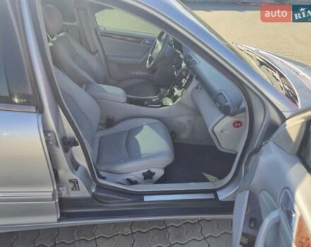 Мерседес Ц-Клас 2000 у Чорноморську (Іллічівську) на Automoto.ua Сірий Мерседес Ц-Клас, об'ємом двигуна 2 л та пробігом 373 тис. км за 4700 $, фото 4 на Automoto.ua
