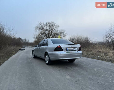 Сірий Мерседес Ц-Клас, об'ємом двигуна 2.2 л та пробігом 322 тис. км за 4390 $, фото 5 на Automoto.ua