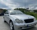 Сірий Мерседес Ц-Клас, об'ємом двигуна 2 л та пробігом 325 тис. км за 3800 $, фото 1 на Automoto.ua