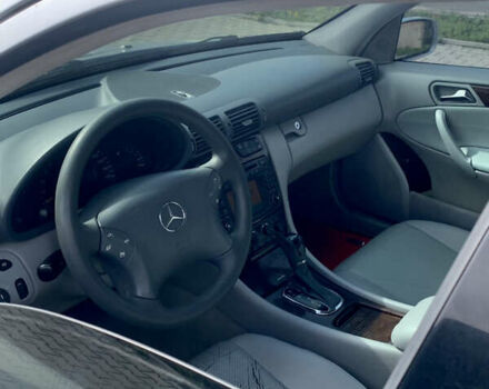 Серый Мерседес Ц-Класс, объемом двигателя 2 л и пробегом 303 тыс. км за 4300 $, фото 6 на Automoto.ua