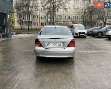 Серый Мерседес Ц-Класс, объемом двигателя 2.15 л и пробегом 300 тыс. км за 3400 $, фото 5 на Automoto.ua