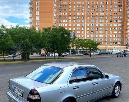 Сірий Мерседес Ц-Клас, об'ємом двигуна 2 л та пробігом 250 тис. км за 2550 $, фото 3 на Automoto.ua