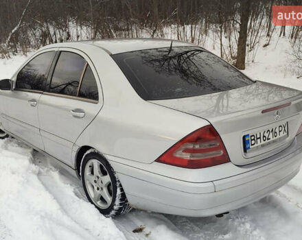 Серый Мерседес Ц-Класс, объемом двигателя 2 л и пробегом 301 тыс. км за 3800 $, фото 5 на Automoto.ua