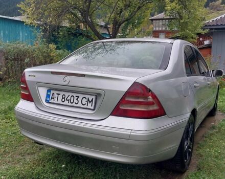 Мерседес Ц-Клас 2000 у Верховине на Automoto.ua Сірий Мерседес Ц-Клас, об'ємом двигуна 2.1 л та пробігом 432 тис. км за 3200 $, фото 4 на Automoto.ua