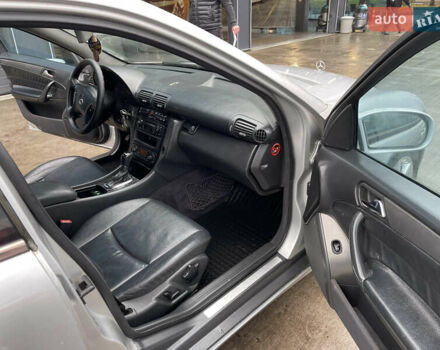 Серый Мерседес Ц-Класс, объемом двигателя 2.15 л и пробегом 300 тыс. км за 3400 $, фото 8 на Automoto.ua