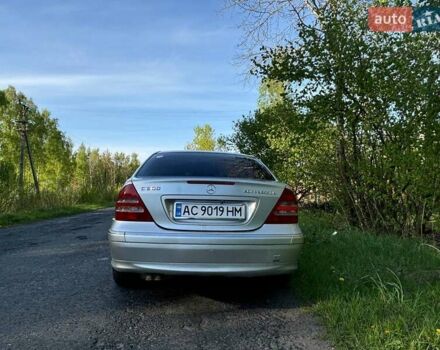 Серый Мерседес Ц-Класс, объемом двигателя 2 л и пробегом 298 тыс. км за 4000 $, фото 3 на Automoto.ua
