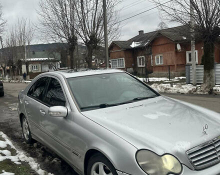 Сірий Мерседес Ц-Клас, об'ємом двигуна 2.2 л та пробігом 300 тис. км за 2700 $, фото 6 на Automoto.ua