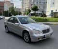 Серый Мерседес Ц-Класс, объемом двигателя 2 л и пробегом 220 тыс. км за 3950 $, фото 1 на Automoto.ua