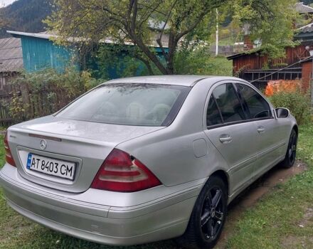 Мерседес Ц-Клас 2000 у Верховине на Automoto.ua Сірий Мерседес Ц-Клас, об'ємом двигуна 2.1 л та пробігом 432 тис. км за 3200 $, фото 3 на Automoto.ua