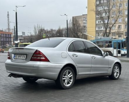 Сірий Мерседес Ц-Клас, об'ємом двигуна 2 л та пробігом 274 тис. км за 4499 $, фото 4 на Automoto.ua