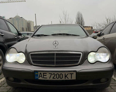 Сірий Мерседес Ц-Клас, об'ємом двигуна 2.2 л та пробігом 500 тис. км за 3900 $, фото 11 на Automoto.ua