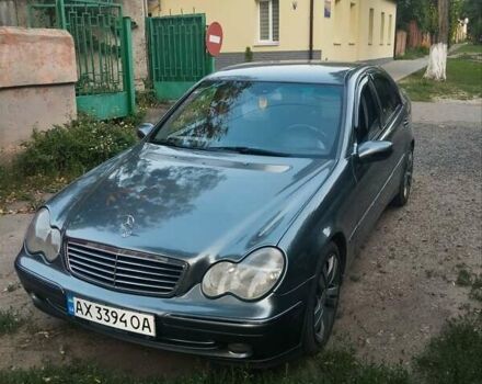 Сірий Мерседес Ц-Клас, об'ємом двигуна 2 л та пробігом 270 тис. км за 5500 $, фото 1 на Automoto.ua