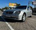 Сірий Мерседес Ц-Клас, об'ємом двигуна 2 л та пробігом 380 тис. км за 4400 $, фото 1 на Automoto.ua