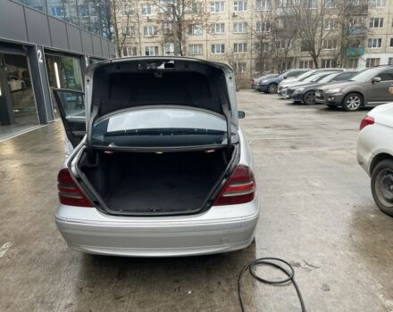 Серый Мерседес Ц-Класс, объемом двигателя 2.1 л и пробегом 300 тыс. км за 3400 $, фото 8 на Automoto.ua