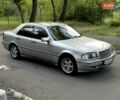 Серый Мерседес Ц-Класс, объемом двигателя 2 л и пробегом 320 тыс. км за 2500 $, фото 4 на Automoto.ua