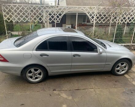 Сірий Мерседес Ц-Клас, об'ємом двигуна 2 л та пробігом 338 тис. км за 4100 $, фото 5 на Automoto.ua