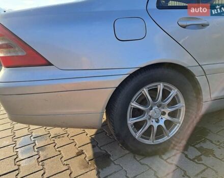 Сірий Мерседес Ц-Клас, об'ємом двигуна 2 л та пробігом 341 тис. км за 5000 $, фото 17 на Automoto.ua