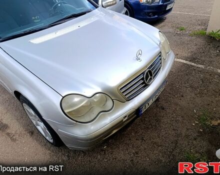 Серый Мерседес Ц-Класс, объемом двигателя 2 л и пробегом 174 тыс. км за 2950 $, фото 4 на Automoto.ua