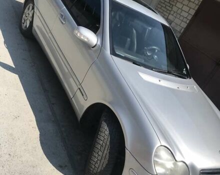 Серый Мерседес Ц-Класс, объемом двигателя 3.2 л и пробегом 280 тыс. км за 4200 $, фото 3 на Automoto.ua