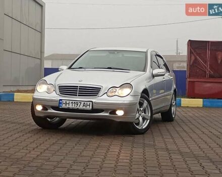 Сірий Мерседес Ц-Клас, об'ємом двигуна 1.8 л та пробігом 350 тис. км за 3999 $, фото 9 на Automoto.ua