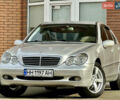 Серый Мерседес Ц-Класс, объемом двигателя 1.8 л и пробегом 250 тыс. км за 3950 $, фото 2 на Automoto.ua