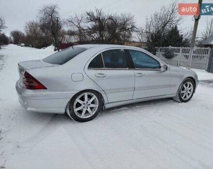 Сірий Мерседес Ц-Клас, об'ємом двигуна 2.15 л та пробігом 402 тис. км за 4500 $, фото 3 на Automoto.ua