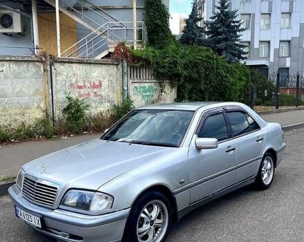 Сірий Мерседес Ц-Клас, об'ємом двигуна 2 л та пробігом 250 тис. км за 2550 $, фото 12 на Automoto.ua