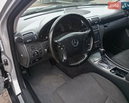 Сірий Мерседес Ц-Клас, об'ємом двигуна 1.8 л та пробігом 350 тис. км за 3999 $, фото 13 на Automoto.ua