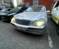 Сірий Мерседес Ц-Клас, об'ємом двигуна 2 л та пробігом 350 тис. км за 3500 $, фото 1 на Automoto.ua