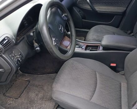 Серый Мерседес Ц-Класс, объемом двигателя 2.7 л и пробегом 360 тыс. км за 3550 $, фото 16 на Automoto.ua