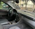 Серый Мерседес Ц-Класс, объемом двигателя 2 л и пробегом 300 тыс. км за 2800 $, фото 4 на Automoto.ua
