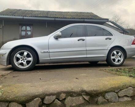 Сірий Мерседес Ц-Клас, об'ємом двигуна 2 л та пробігом 338 тис. км за 4100 $, фото 4 на Automoto.ua