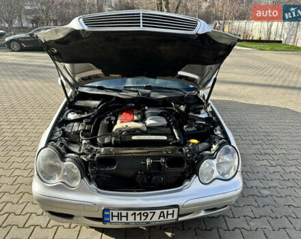 Серый Мерседес Ц-Класс, объемом двигателя 1.8 л и пробегом 250 тыс. км за 3950 $, фото 17 на Automoto.ua