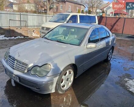 Сірий Мерседес Ц-Клас, об'ємом двигуна 2.2 л та пробігом 600 тис. км за 2000 $, фото 1 на Automoto.ua