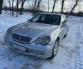 Серый Мерседес Ц-Класс, объемом двигателя 2 л и пробегом 317 тыс. км за 2999 $, фото 1 на Automoto.ua
