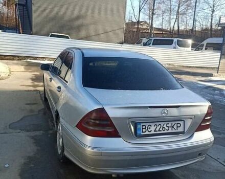 Сірий Мерседес Ц-Клас, об'ємом двигуна 2.2 л та пробігом 500 тис. км за 2500 $, фото 4 на Automoto.ua