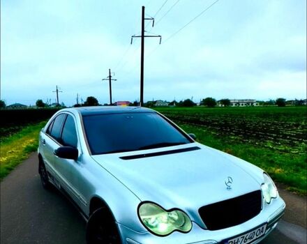 Сірий Мерседес Ц-Клас, об'ємом двигуна 2 л та пробігом 0 тис. км за 3700 $, фото 2 на Automoto.ua