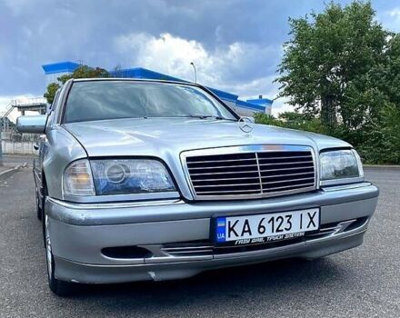 Сірий Мерседес Ц-Клас, об'ємом двигуна 2 л та пробігом 250 тис. км за 2550 $, фото 5 на Automoto.ua