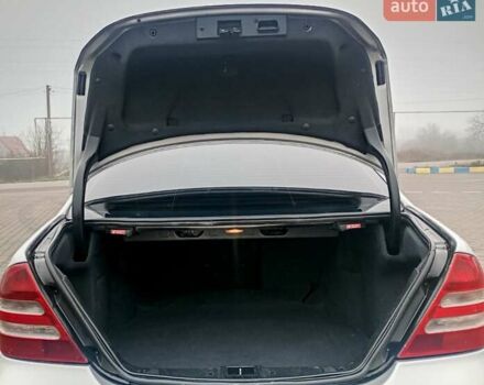 Сірий Мерседес Ц-Клас, об'ємом двигуна 1.8 л та пробігом 350 тис. км за 3999 $, фото 24 на Automoto.ua