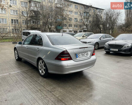 Серый Мерседес Ц-Класс, объемом двигателя 2.15 л и пробегом 300 тыс. км за 3400 $, фото 4 на Automoto.ua