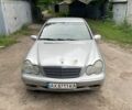 Сірий Мерседес Ц-Клас, об'ємом двигуна 2 л та пробігом 350 тис. км за 2500 $, фото 1 на Automoto.ua