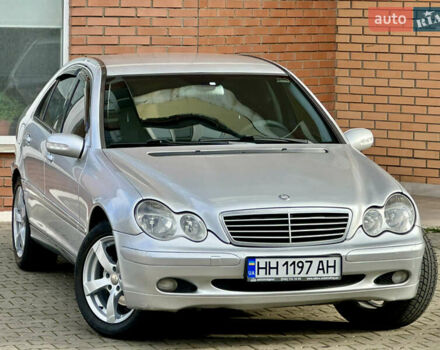 Серый Мерседес Ц-Класс, объемом двигателя 1.8 л и пробегом 250 тыс. км за 3950 $, фото 6 на Automoto.ua