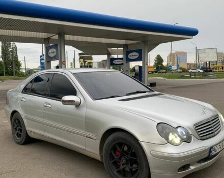 Сірий Мерседес Ц-Клас, об'ємом двигуна 2 л та пробігом 360 тис. км за 4400 $, фото 1 на Automoto.ua
