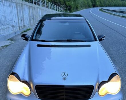 Мерседес Ц-Клас 2000 у Рахове на Automoto.ua Сірий Мерседес Ц-Клас, об'ємом двигуна 2 л та пробігом 140 тис. км за 5400 $, фото 2 на Automoto.ua