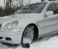 Серый Мерседес Ц-Класс, объемом двигателя 2 л и пробегом 301 тыс. км за 3800 $, фото 2 на Automoto.ua