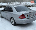 Серый Мерседес Ц-Класс, объемом двигателя 1.8 л и пробегом 250 тыс. км за 3650 $, фото 3 на Automoto.ua