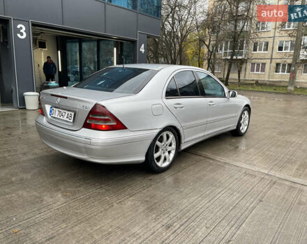 Серый Мерседес Ц-Класс, объемом двигателя 2.15 л и пробегом 300 тыс. км за 3400 $, фото 6 на Automoto.ua